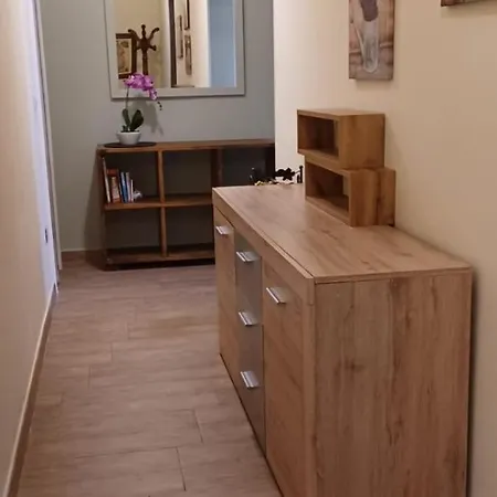 Rosa's Flat דירה אולביה